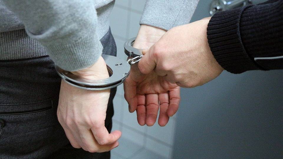 policja---kajdanki